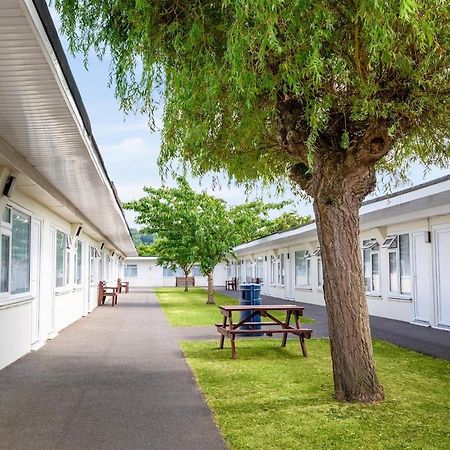 Sand Bay Holiday Village - Adults Only 웨스턴슈퍼매어 외부 사진